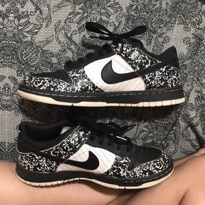 COPY - Nike composition notebook Swoosh dunks size 6Y